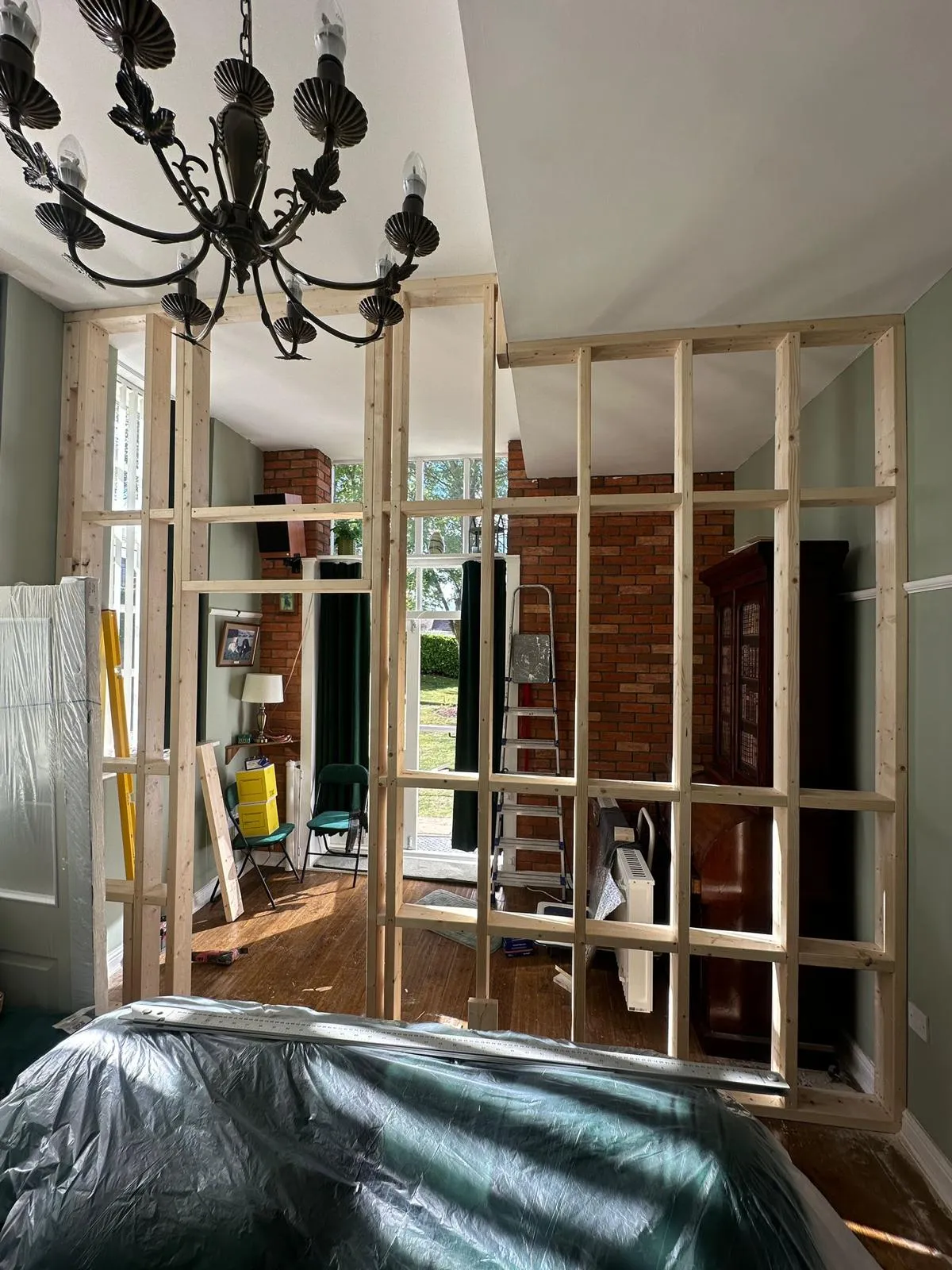 Stud wall partition framing in living room